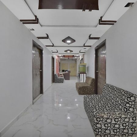 Hotel O Rudra Palace Ahmedabad Buitenkant foto