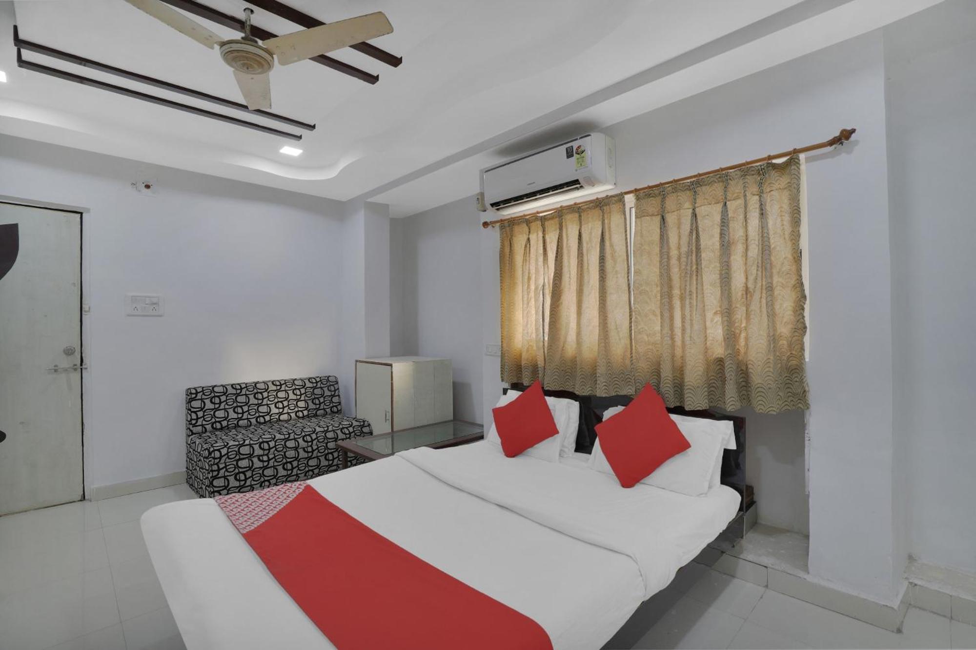 Hotel O Rudra Palace Ahmedabad Buitenkant foto